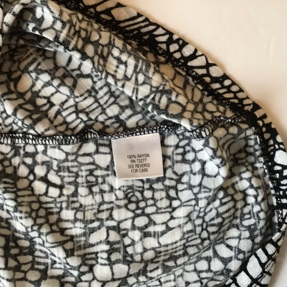 Apt 9 Sleeveless Black and White Patterned Women's Top - Picture 11 of 12